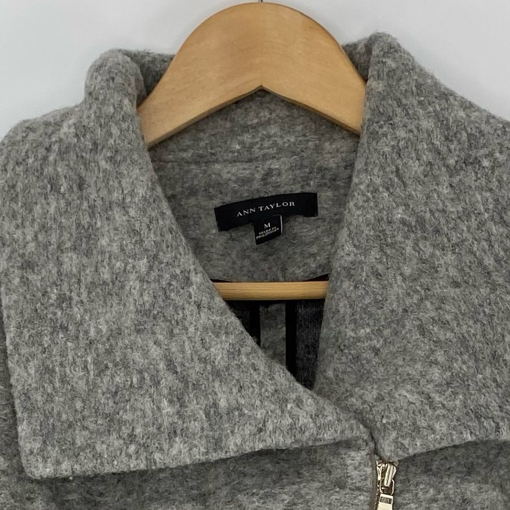 Ann Taylor Wool Blend Zipper Detail and Pockets Moto Jacket Wms sz M - Picture 3 of 15